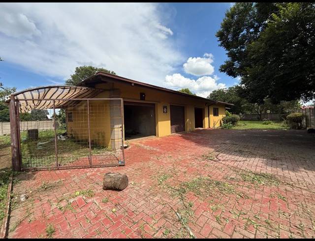 3 BEDROOM HOUSE FOR SALE IN VANDERBIJLPARK SW 1
